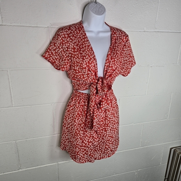 Princess Polly red white floral tie front open shorts romper - Picture 8 of 11